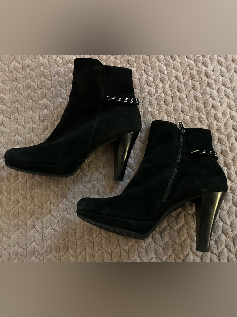 Paul Green Black Suede Boots High Heel Platform Chain-Back Women’s Size 7
